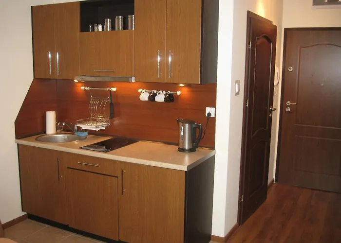 Regina Maris - Andersz Z Miejscem Postojowym Svinoústí