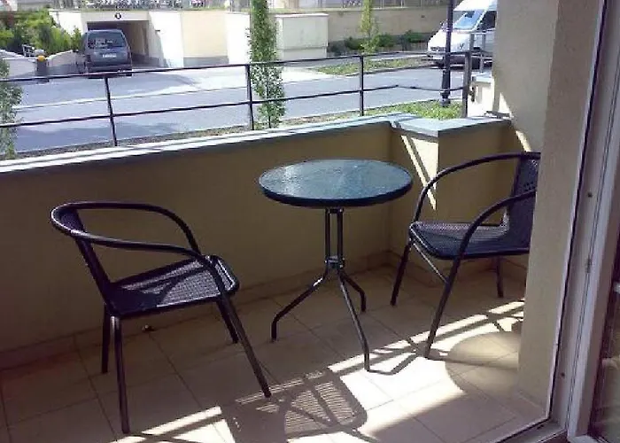 Regina Maris - Andersz Z Miejscem Postojowym Svinoústí